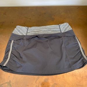 Lululemon atheltica setting the pace tennis skirt, grey